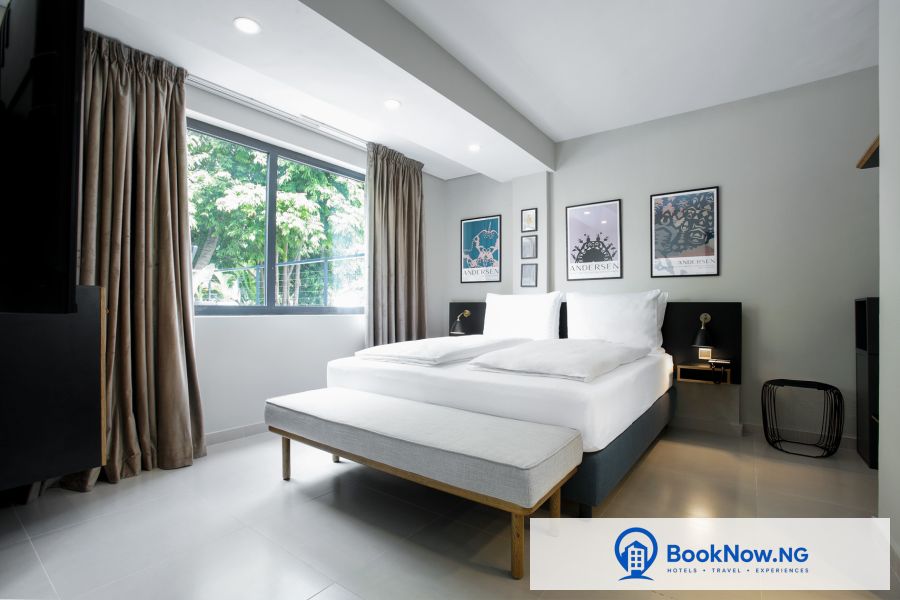 DELUXE ROOM