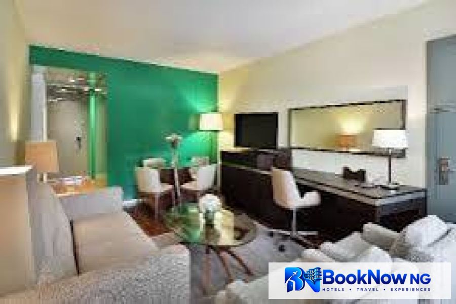 EXECUTIVE ROYAL SUITE