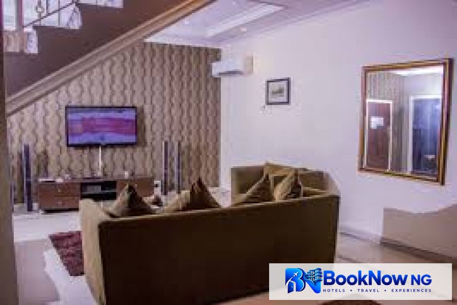 EXECUTIVE SUITES