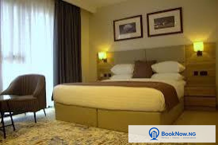 DELUXE SUITE