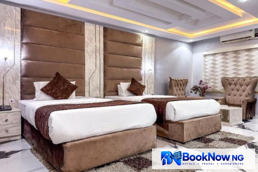 TWIN BED ROOM