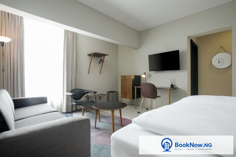 DELUXE ROOM