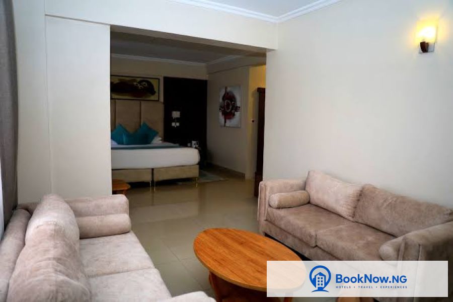 JUNIOR SUITE