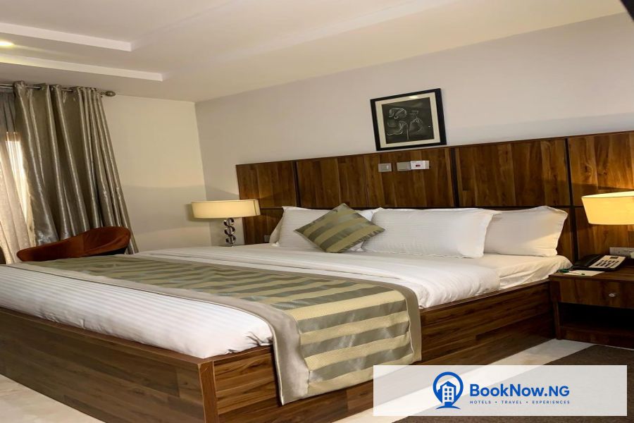 SUPERIOR ROOM