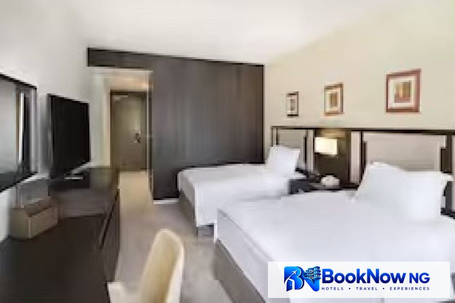 FAMILY CONNECTING ROOM