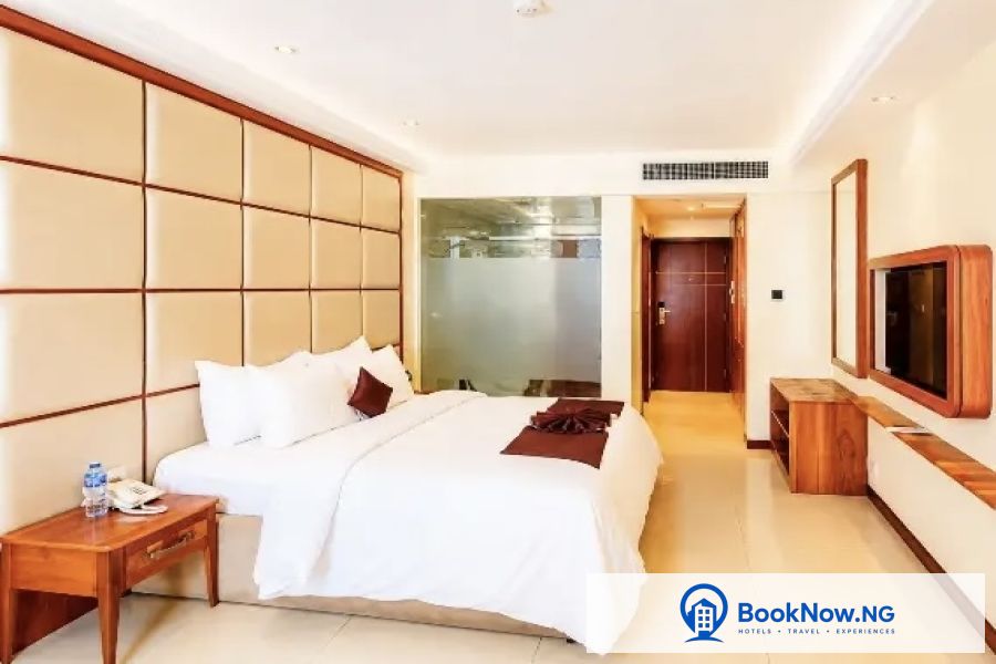 SUPERIOR ROOM