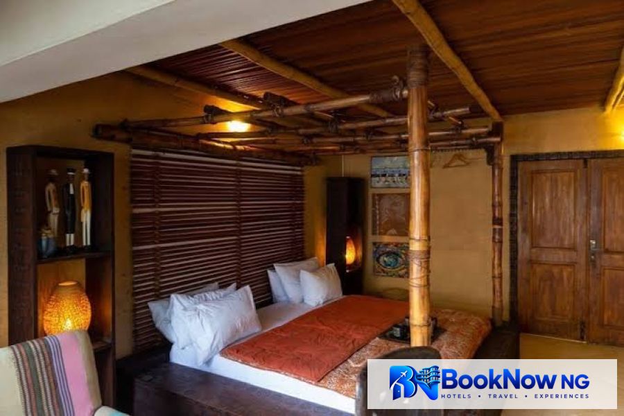 SINGLE ROOM