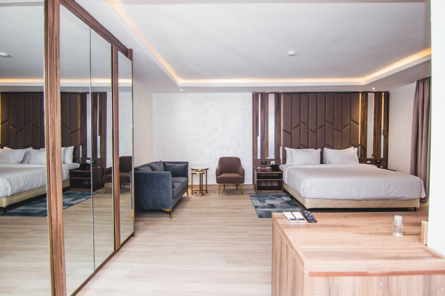 SUPERIOR ROOM