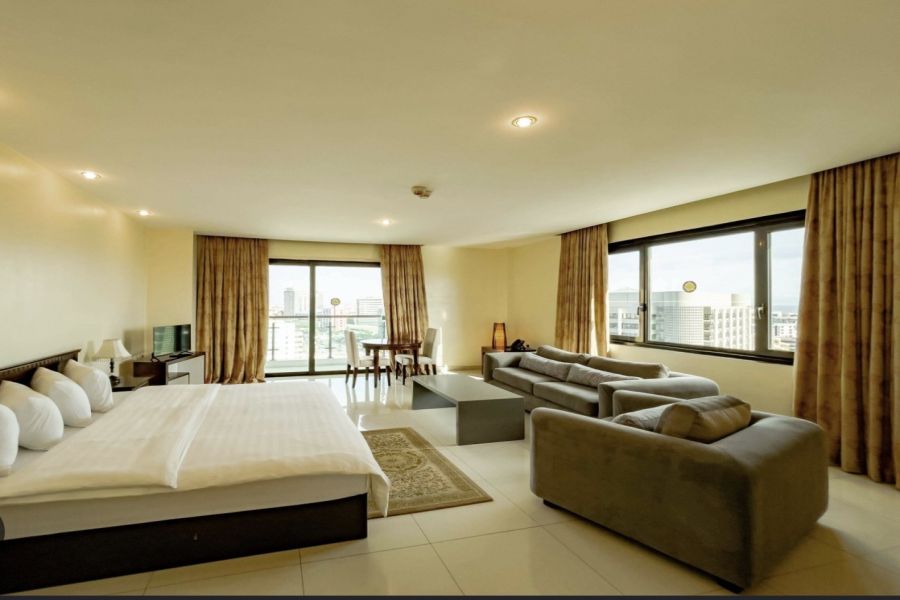 SAPPHIRE ROOM
