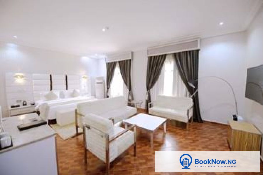 JUNIOR SUITE