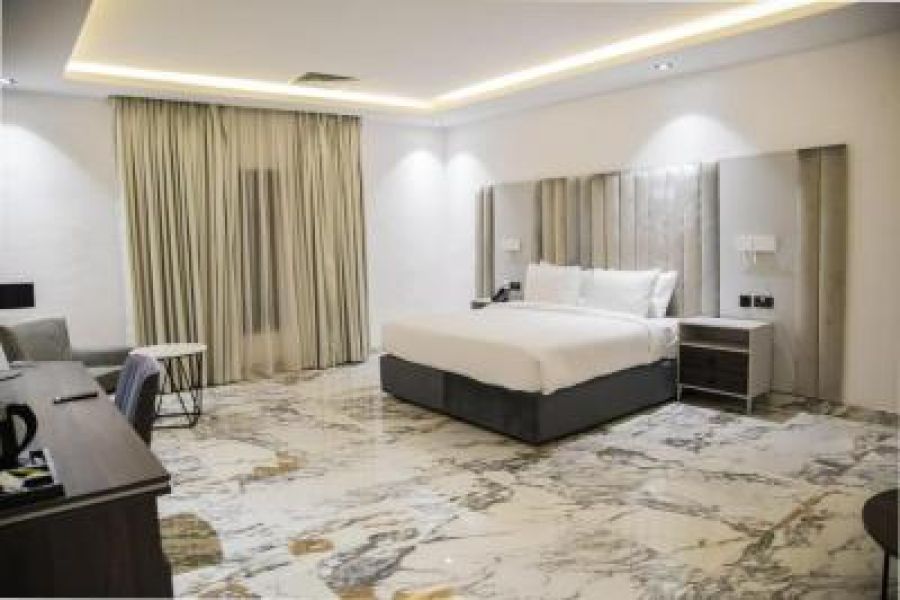 EXECUTIVE ROOM