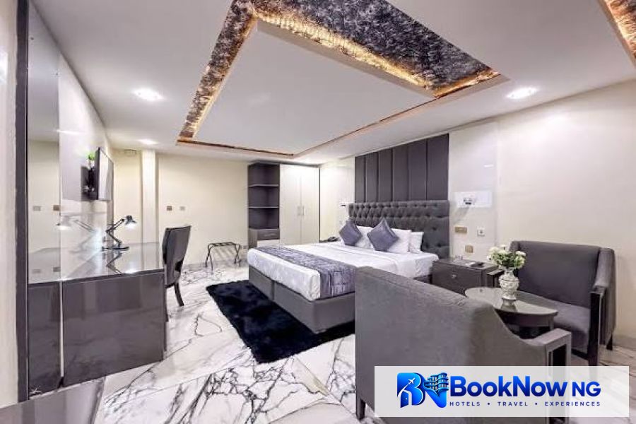 EXECUTIVE SUITE