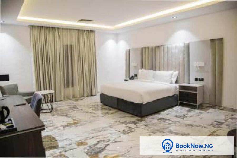 ROYAL EXECUTIVE ROOM