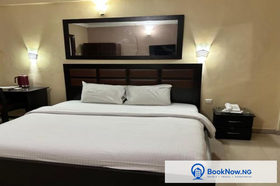 SUPREME ROOM